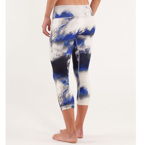 SALE: Lululemon ‘Milky Way’ cropped leggings - Picture 2 of 5